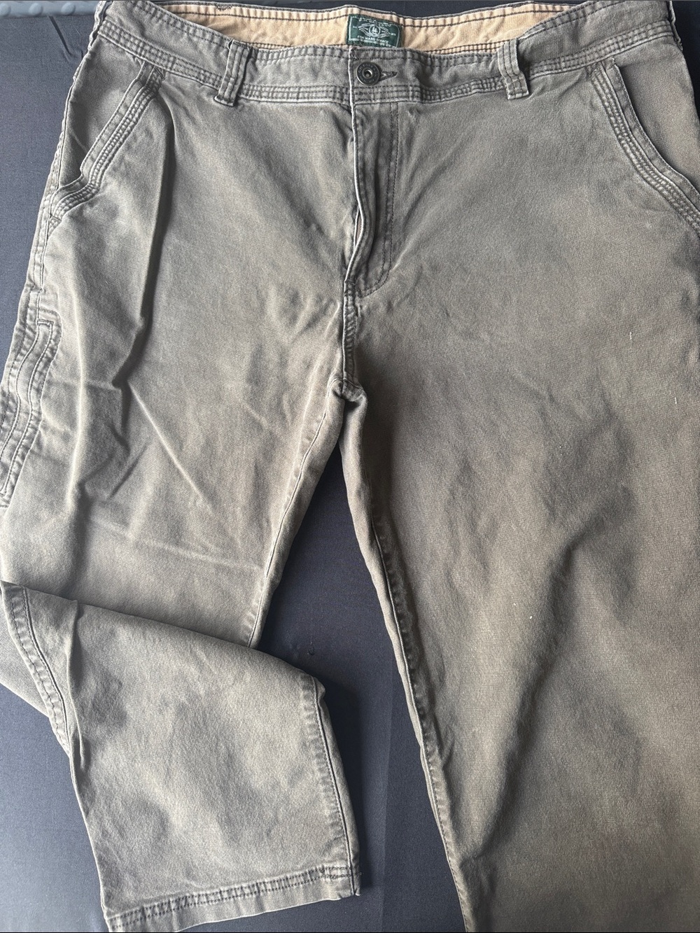 G.H. Bass & Co. Men's Cargo Pants in Olive